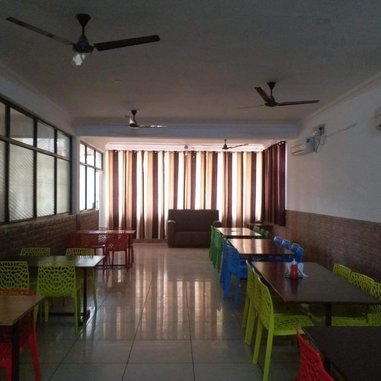 Krishna Hansraj Hotel Una  المظهر الخارجي الصورة